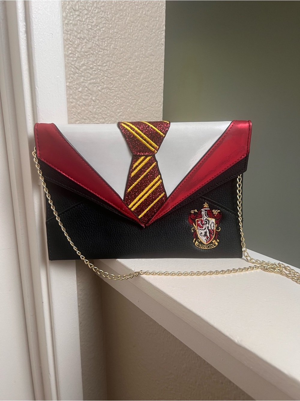 Danielle Nicole Harry Potter Gryffindor Tie Clutch Crossbody Purse